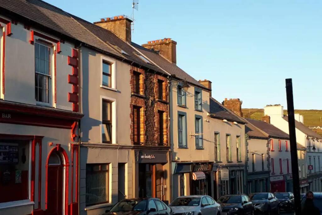 Centre Of Dingle Town - Luxury Holiday Apartment Exterior photo