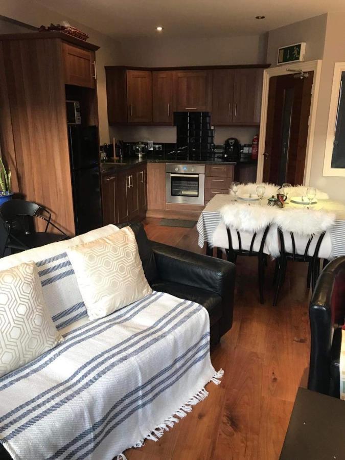 Centre Of Dingle Town - Luxury Holiday Apartment Exterior photo