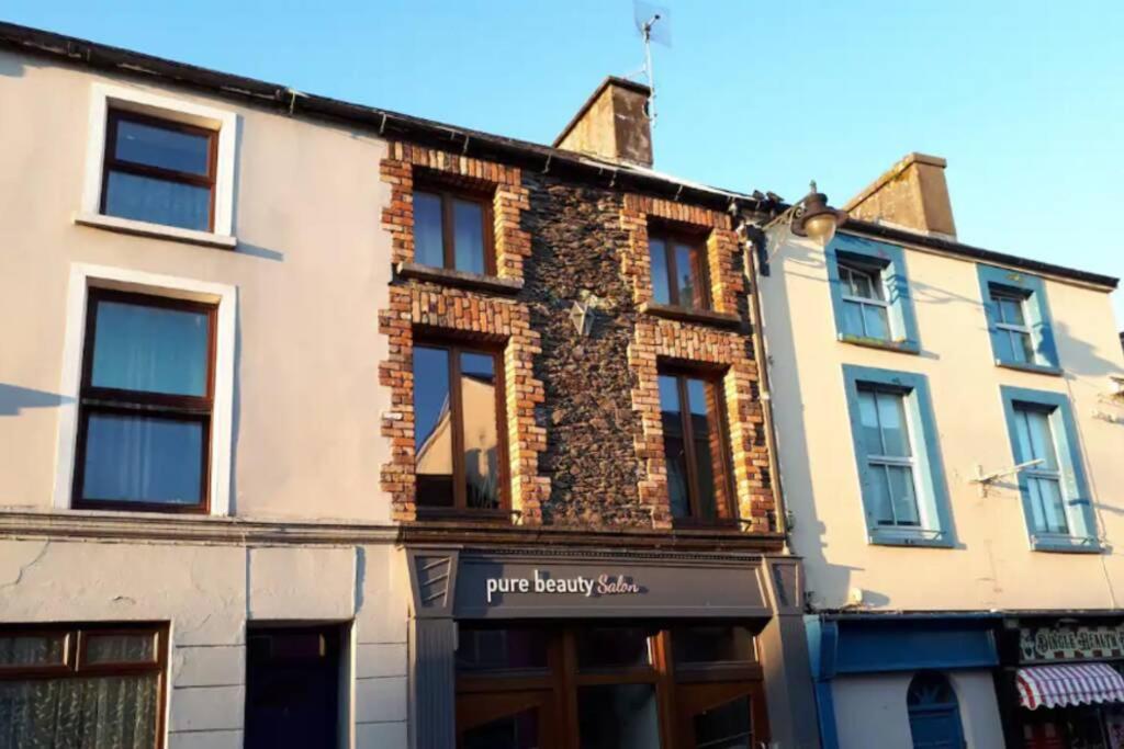 Centre Of Dingle Town - Luxury Holiday Apartment Exterior photo